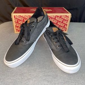 Size 9.5 Men’s Vans Ortholite Deluxe Comfort